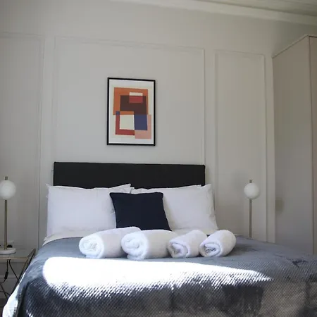 Guest house Crawford House- Scholarlee Living 3*