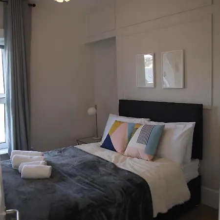 Konukevi Crawford House - Scholarlee Living 4*