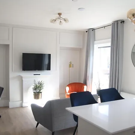 Crawford House - Scholarlee Living