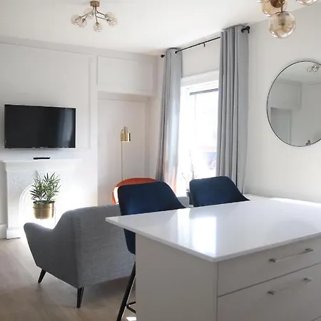 Crawford House - Scholarlee Living