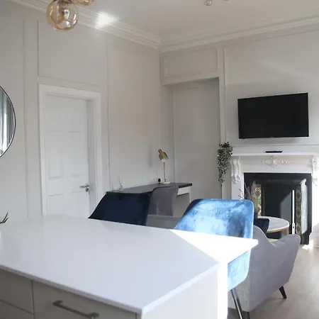Crawford House - Scholarlee Living