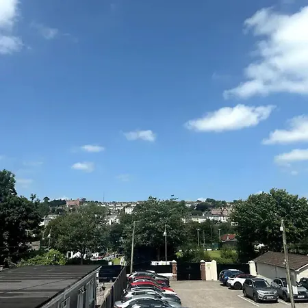 Crawford House - Scholarlee Living Gasthuis Cork