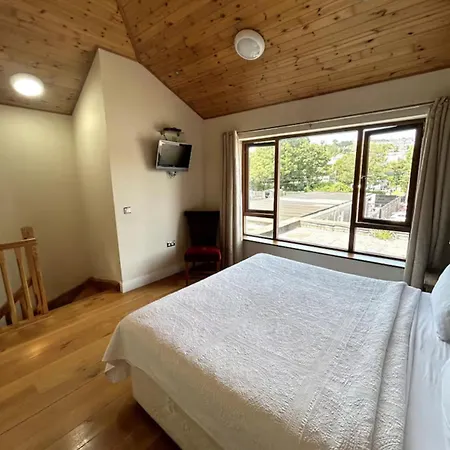 Crawford House - Scholarlee Living 코크