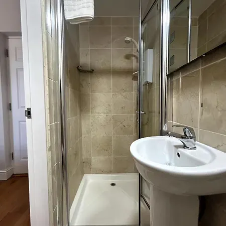 Crawford House - Scholarlee Living 3* Cork