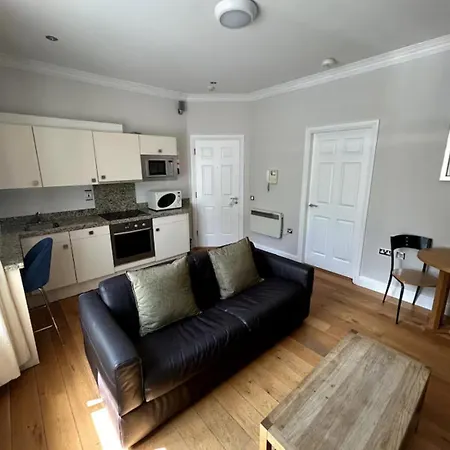 Crawford House - Scholarlee Living Gasthuis