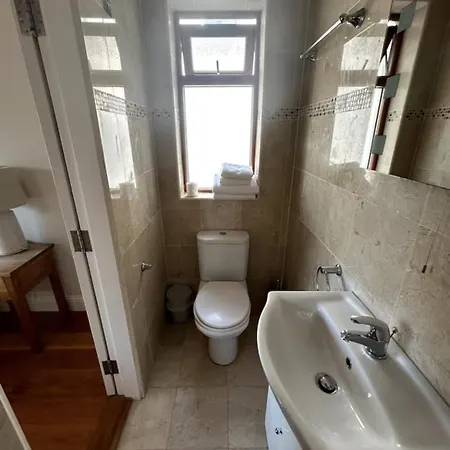 Penzion Crawford House - Scholarlee Living Cork