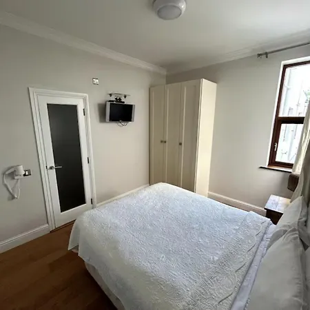 Crawford House - Scholarlee Living 코크