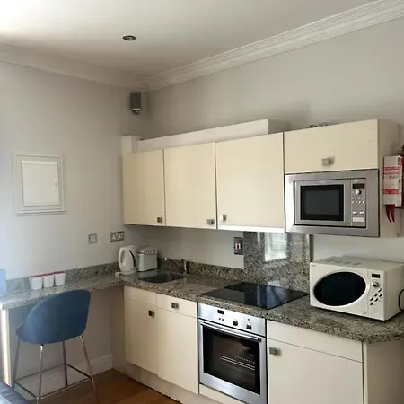 Crawford House - Scholarlee Living