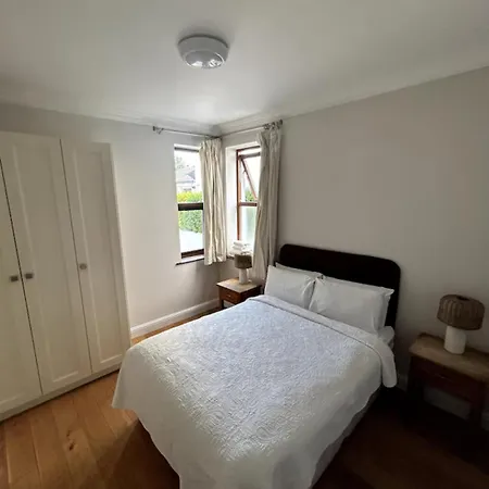 Crawford House- Scholarlee Living 3*