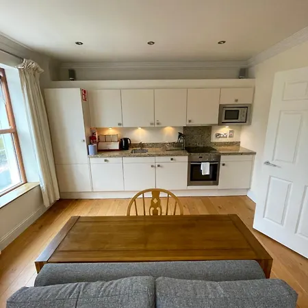 Crawford House - Scholarlee Living 3* Cork