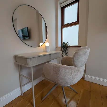 Crawford House - Scholarlee Living 3* Cork