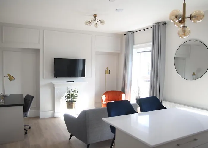 Crawford House - Scholarlee Living