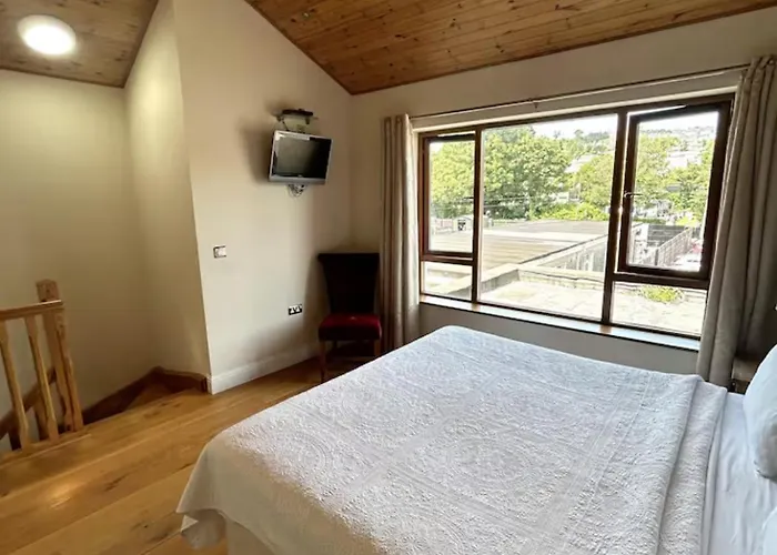 Crawford House - Scholarlee Living كورك