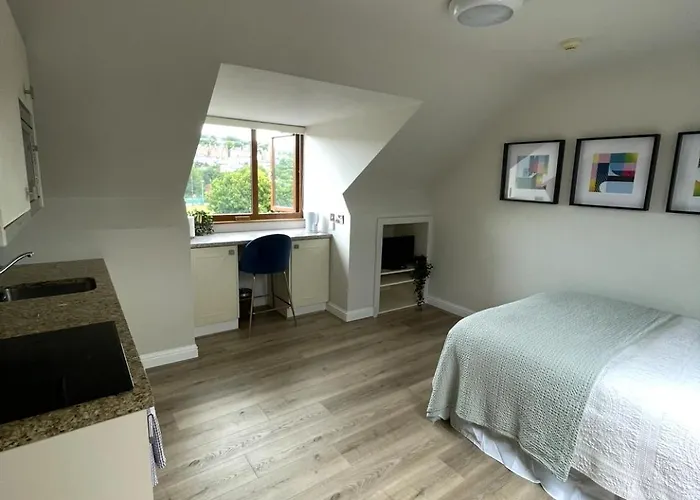 Crawford House - Scholarlee Living Gæstehus