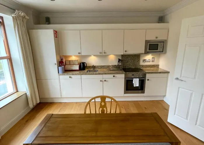 Crawford House - Scholarlee Living 3* Cork