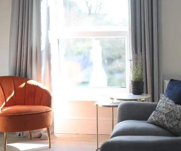 Crawford House - Scholarlee Living Гостевой дом 3*