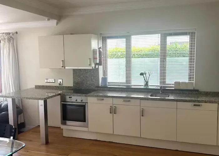 Гостевой дом Crawford House - Scholarlee Living 3*